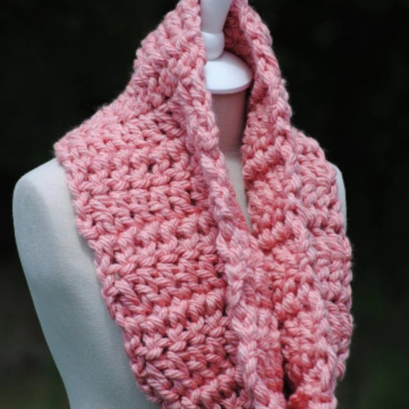 Crochet Antique Rose Thick Cowl/New - Picture 2 of 4